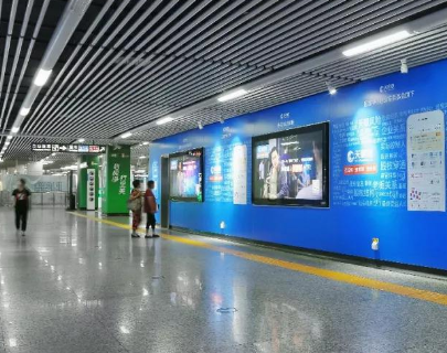 地鐵站不同區(qū)域?qū)κ覂?nèi)全彩led顯示屏要求有哪些？